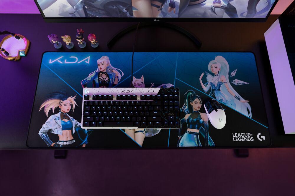 /Users/janmacbook/Downloads/Low_Resolution_JPG-KDA LIFE Collection Desktop Top Down 2.jpg