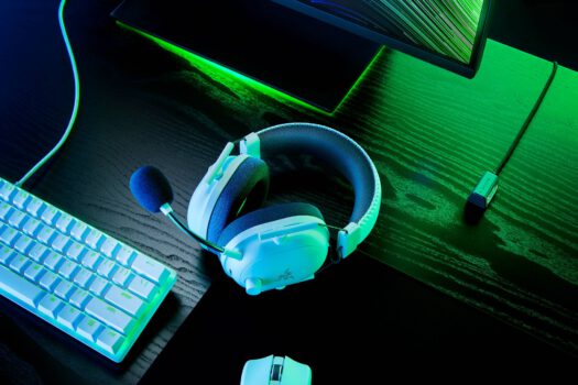 Razer BlackShark V2 Pro 2023 Setup Shot White